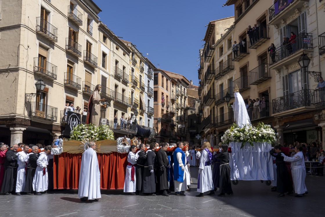 Galería de fotos: la procesión del Resucitado cierra una brillante Semana Santa en la capital