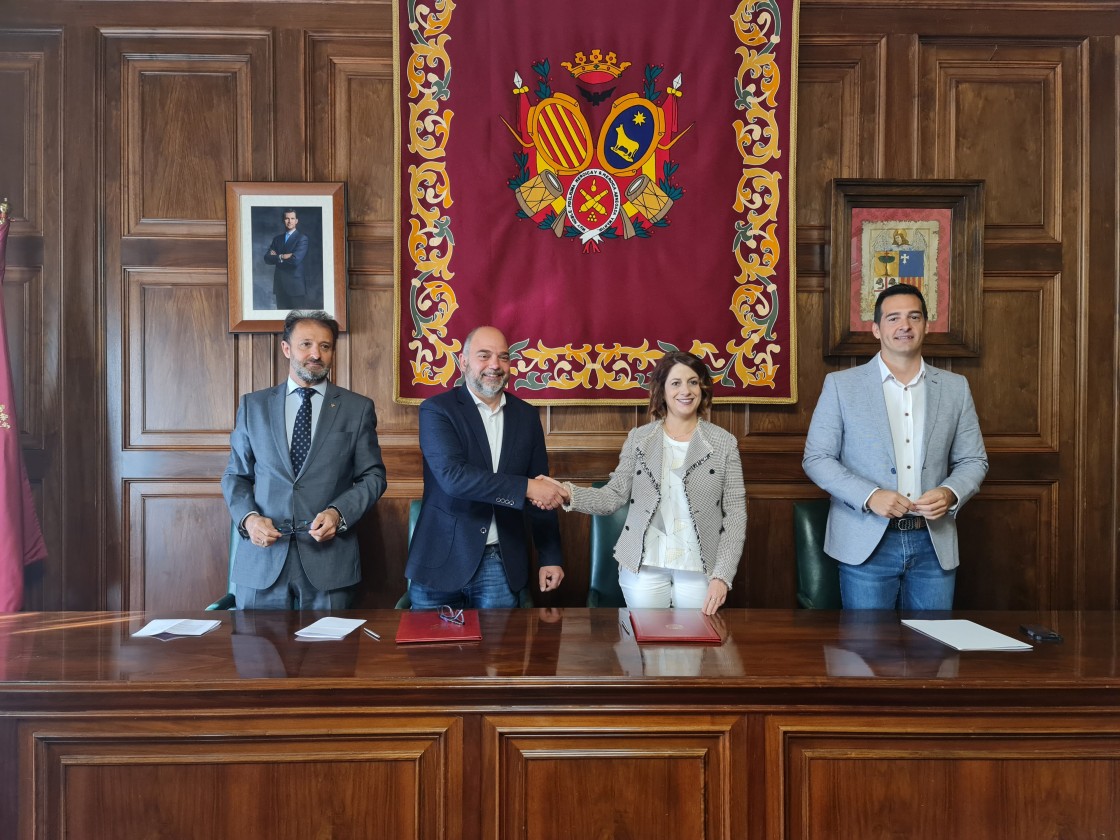 Ayuntamiento de Teruel y Cámara de Comercio firman el convenio para la nueva campaña de bonos de apoyo al comercio local