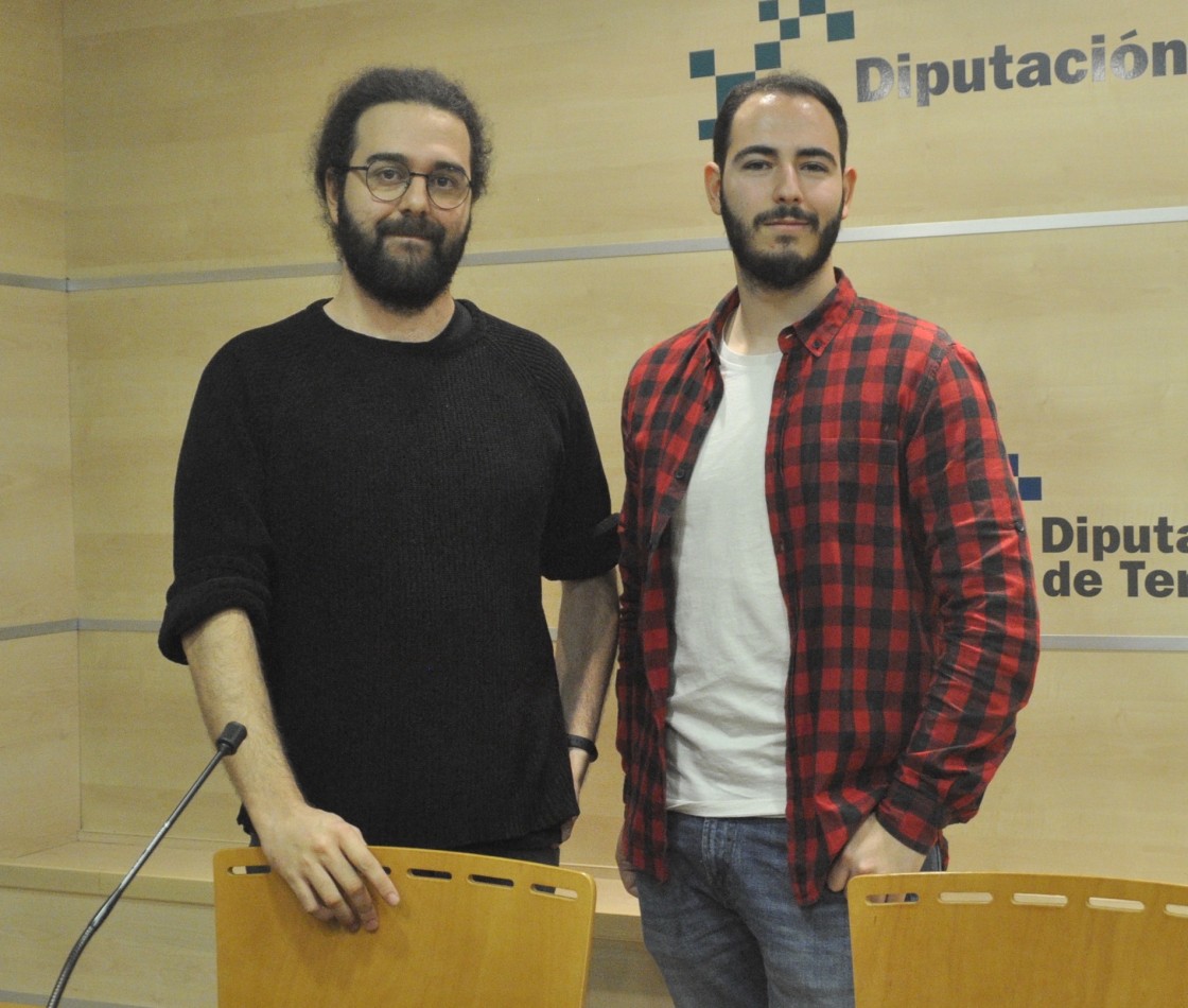 Vicente Aguilera y Cirilo Comín, codirectores del documental 'Arnaudas, más allá del cancionero': 