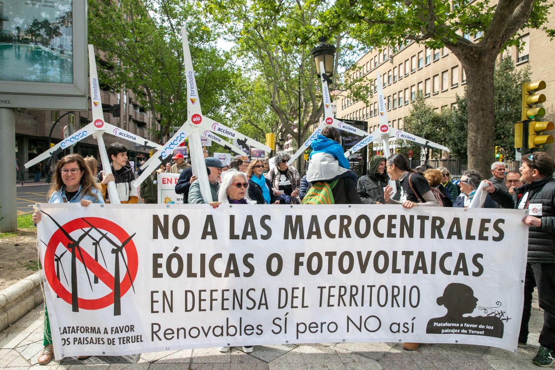 El mundo rural clama en Zaragoza contra los