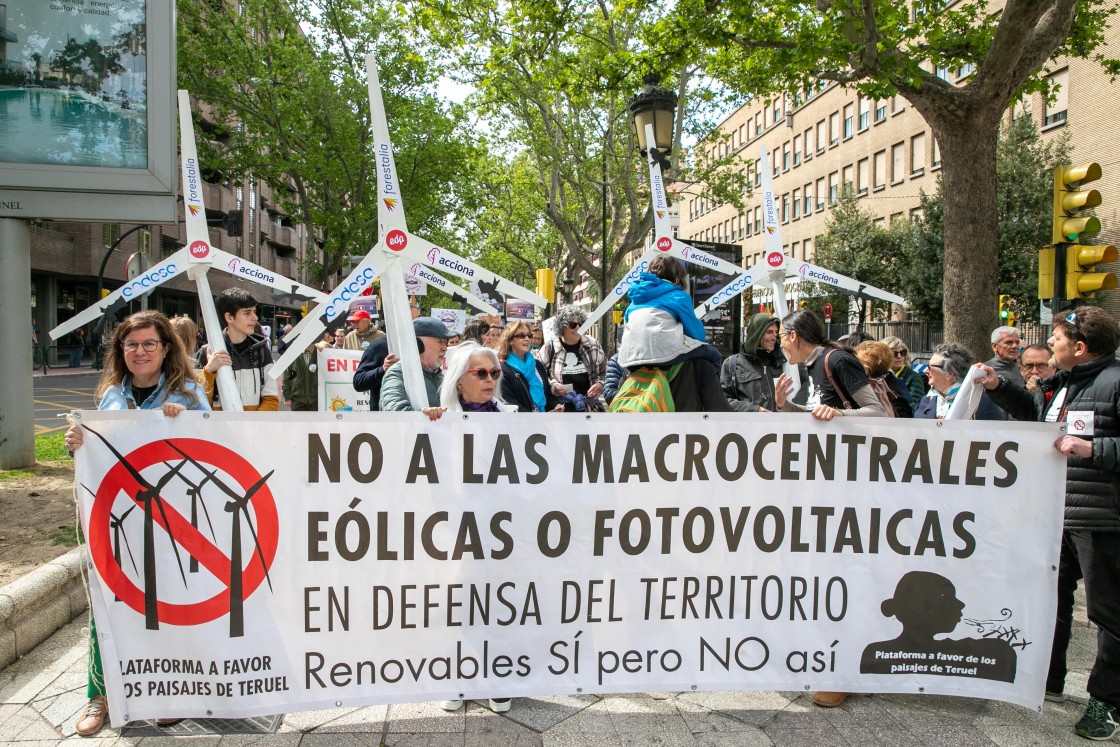 El mundo rural clama en Zaragoza contra los 