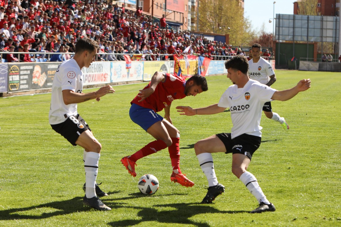 El CD Teruel tiene aura de campeón (2-1)