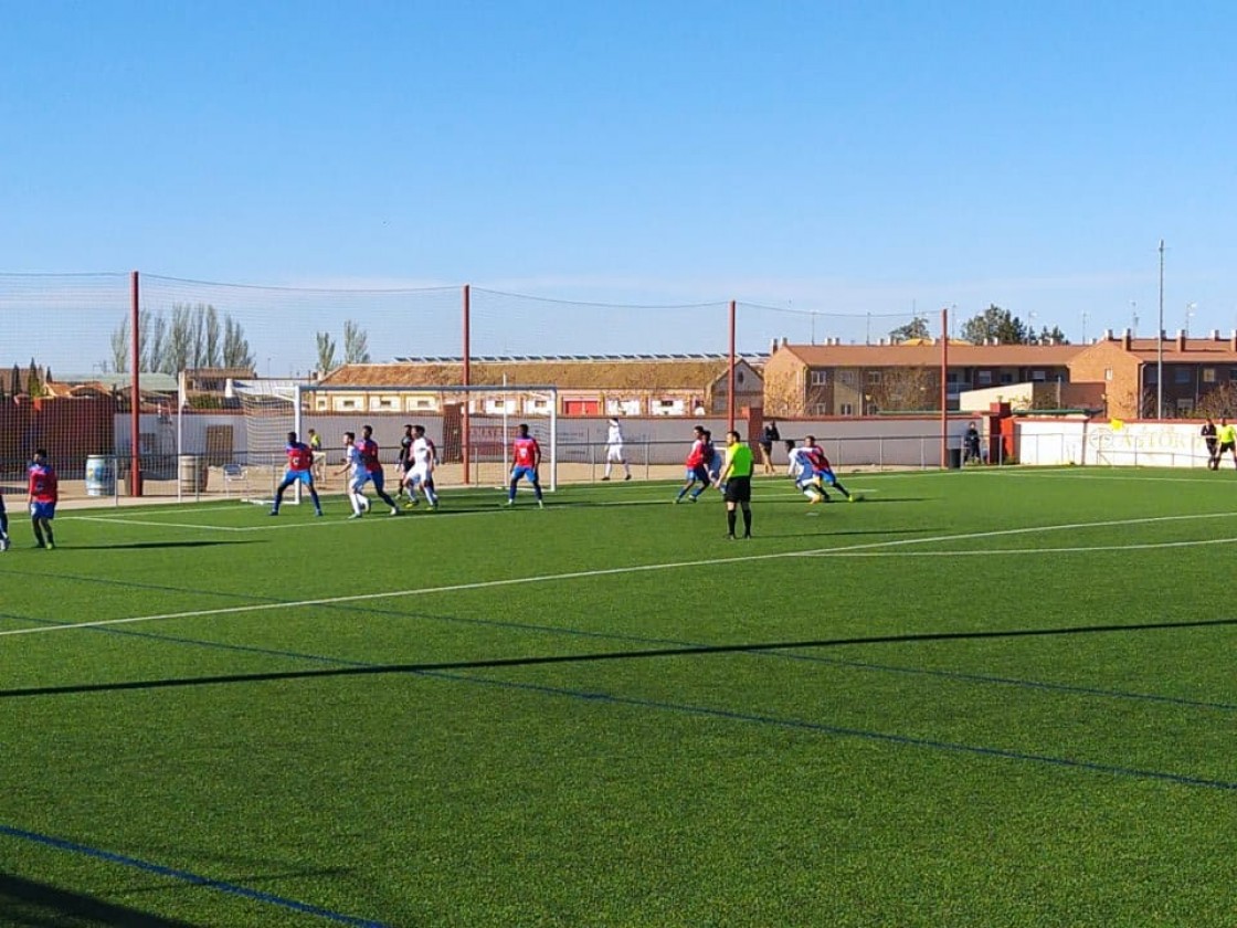 Al Utrillas se le escapa el sueño del ascenso en el minuto 89  (1-1)