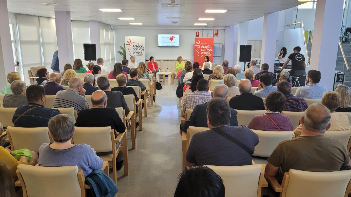 Mayte Pérez defiende los servicios sociales como un sector 