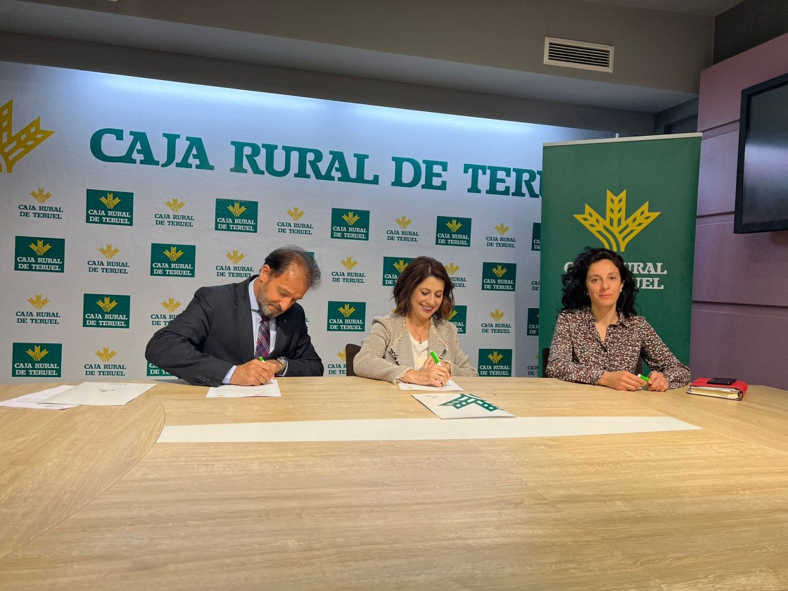 El Ayuntamiento y Caja Rural de Teruel renuevan el convenio de eventos deportivos