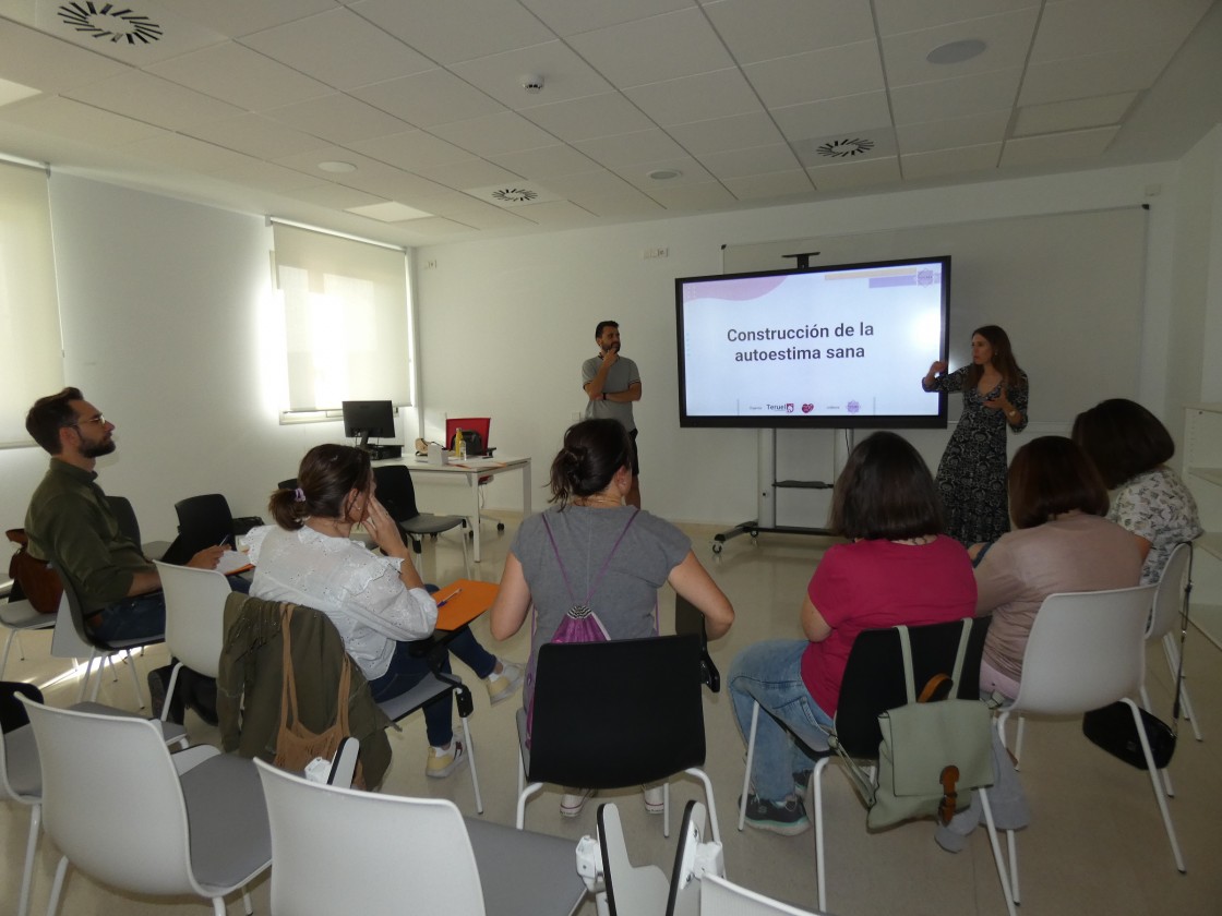 La escuela municipal de familias de Teruel logra una activa participación de los padres