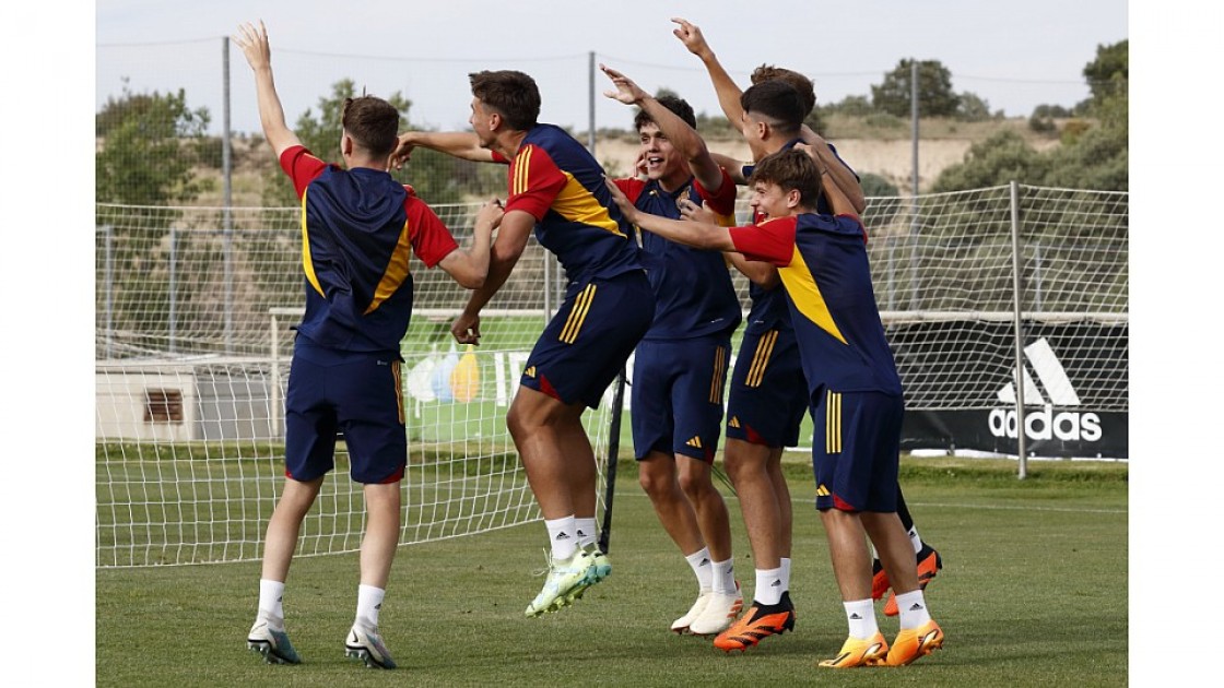 Juan Hernández vive sus primeros días como sub-17