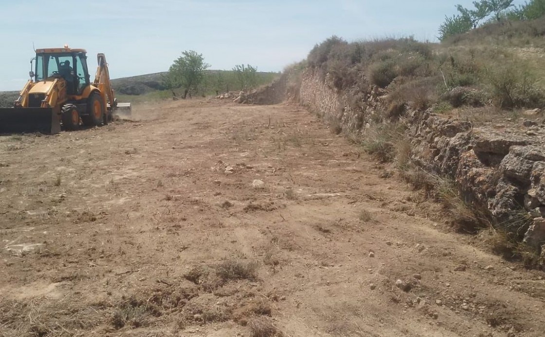 Comienzan los trabajos de preparación del terreno para instalar un huerto solar en Monforte de Moyuela