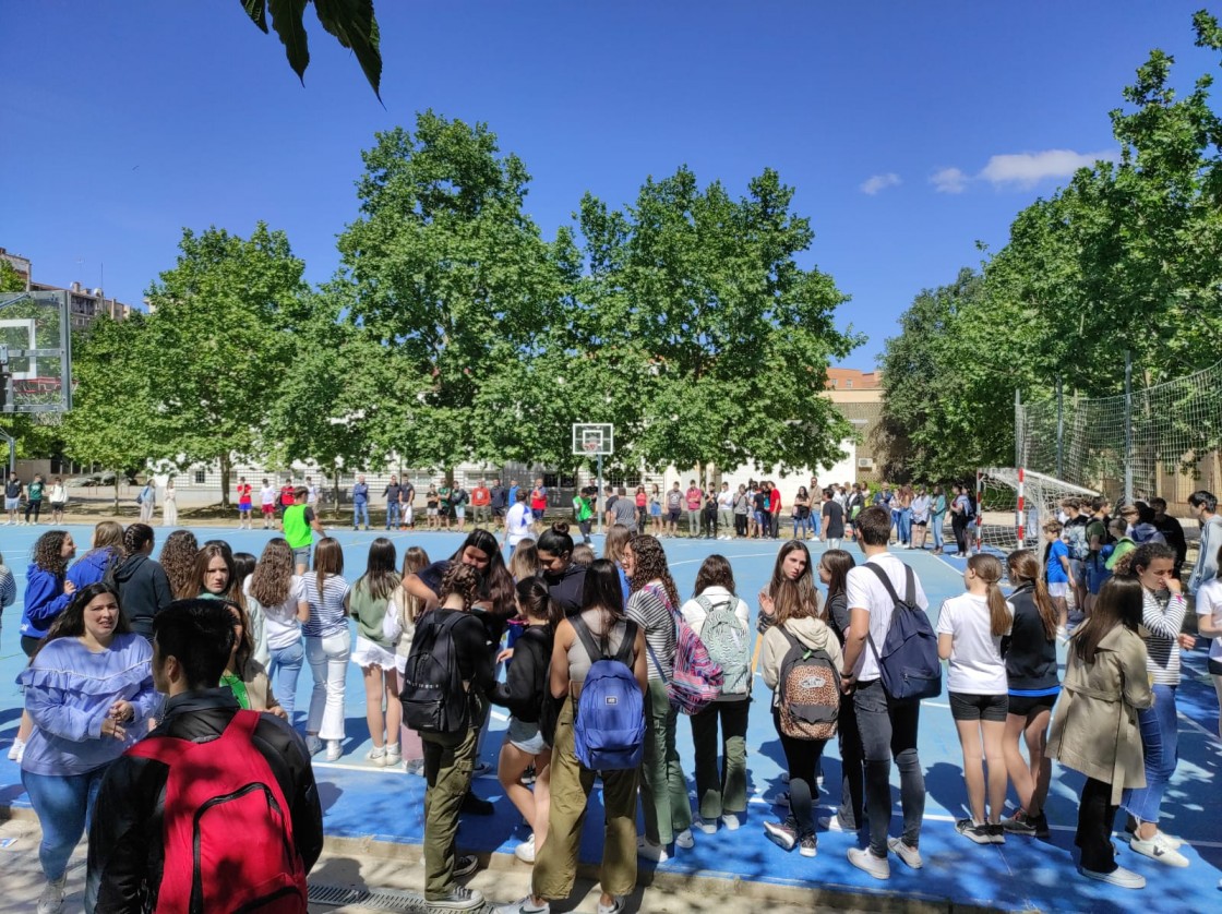 El IES Bajo Aragón dedica a la higiene del sueño la edición 22 del 'Apúntate a lo sano'