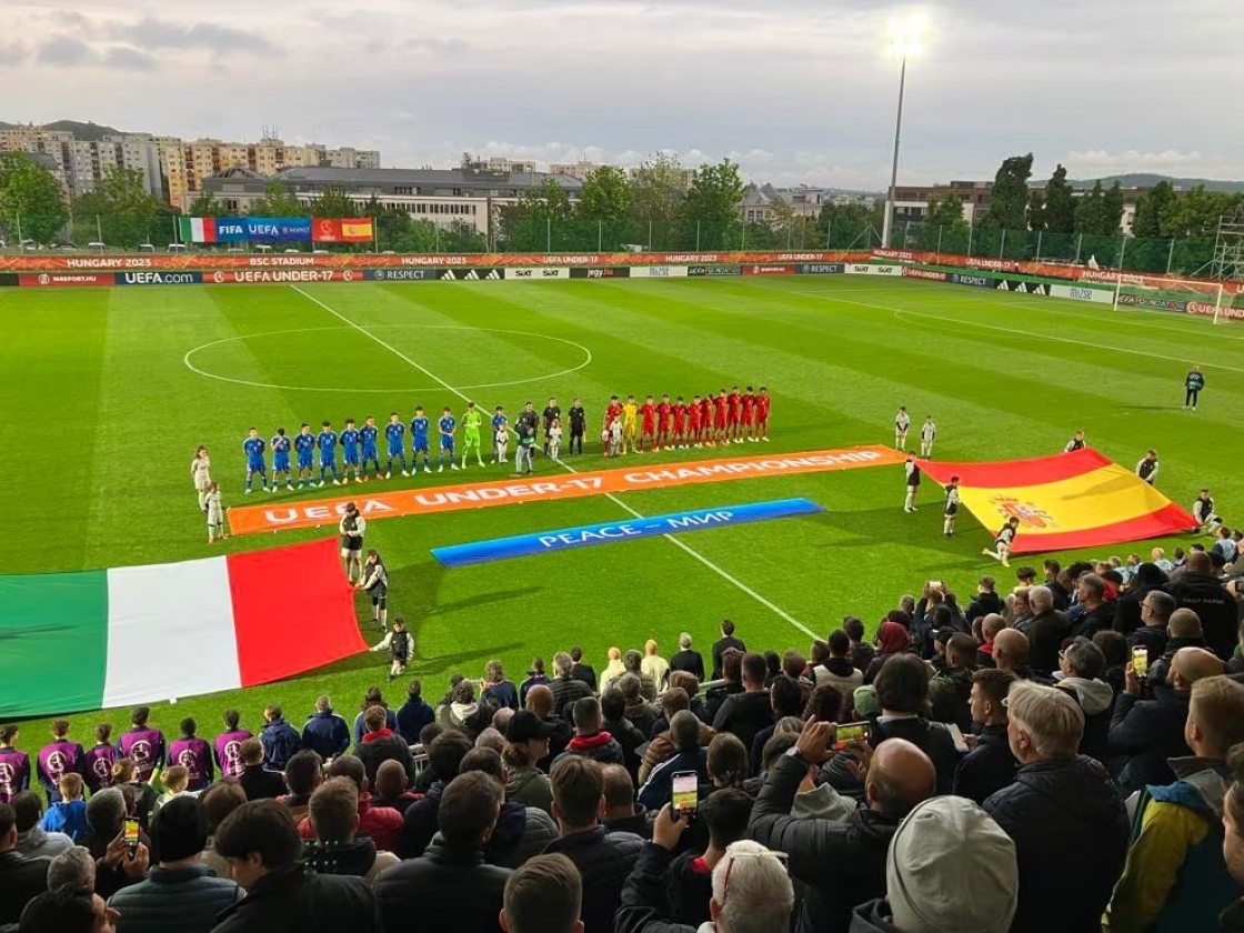 El turolense Juan Hernández debuta en el primer triunfo de España en la Eurocopa sub'17