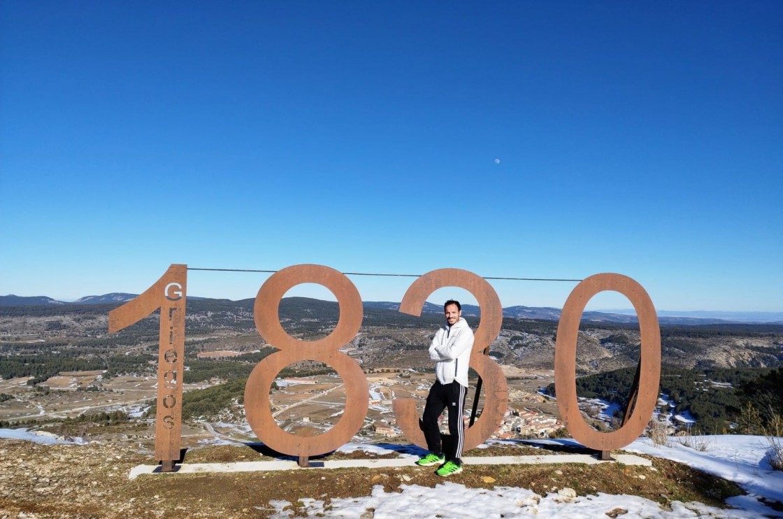 Toni Abadía, atleta olímpico y candidato a la alcaldía de Griegos por el PAR: “La España vaciada debe ser accesible, hay que mejorar las carreteras”