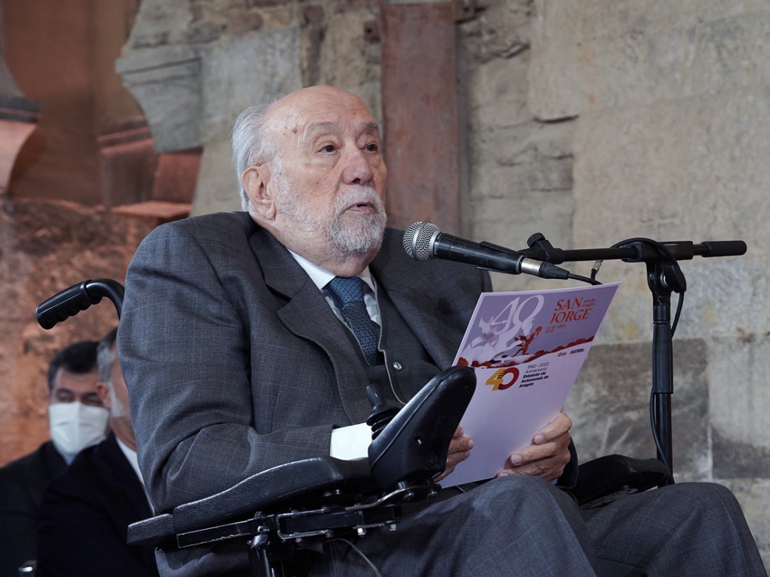 Fernández Clemente, premiado por los editores aragoneses