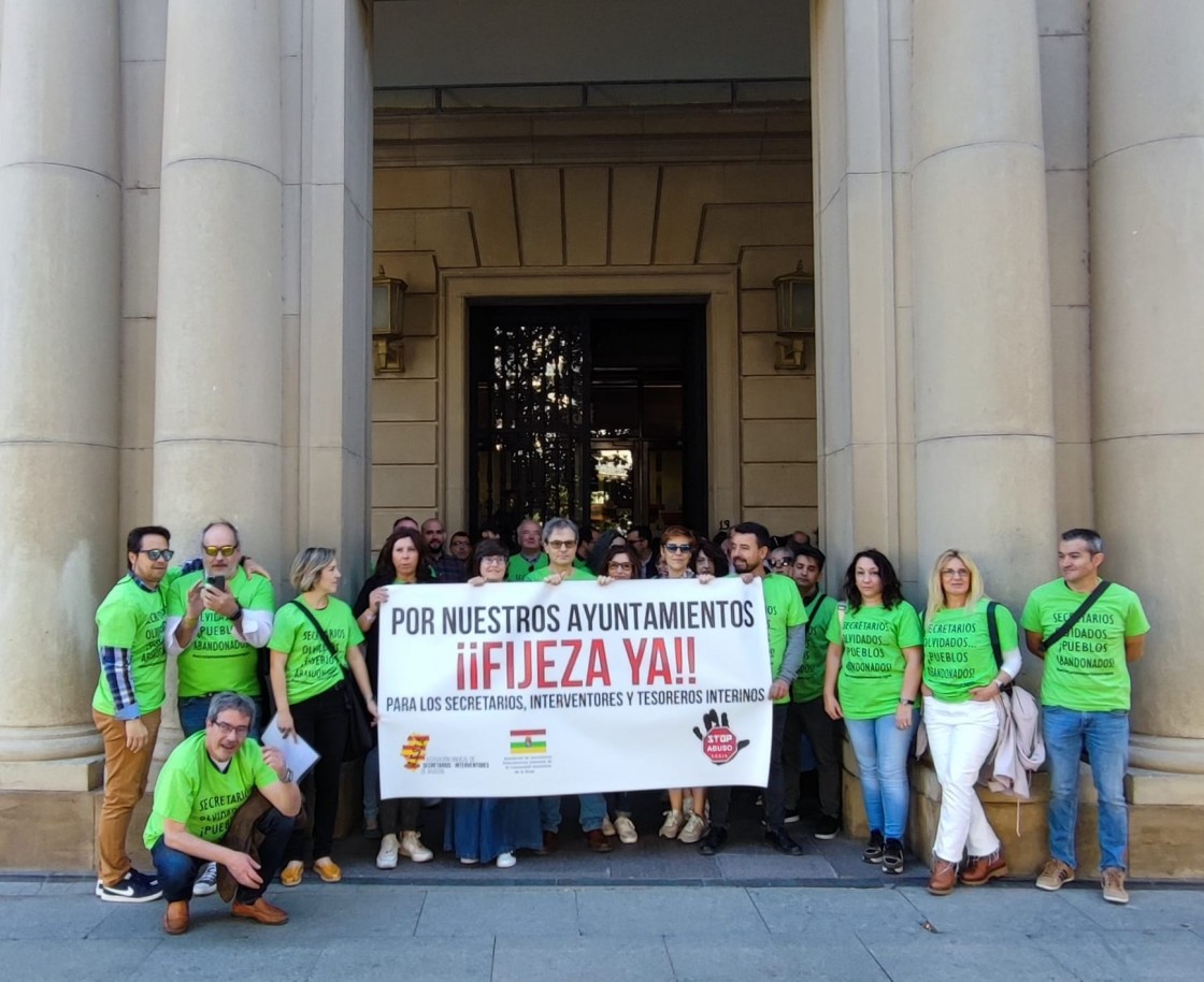 Los secretarios, interventores y tesoreros de ayuntamiento protestan contra su interinidad