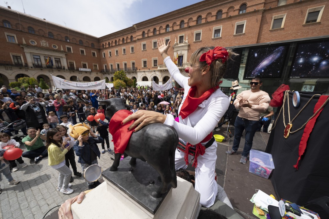 Interpeñas extiende el espíritu vaquillero entre  los niños y niñas con  la Minivaquilla infantil