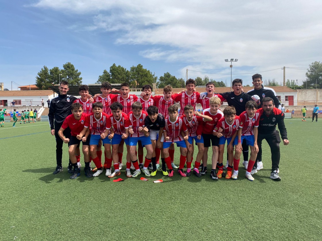 El infantil del Atlético Teruel sobrevive a la escabechina de su categoría