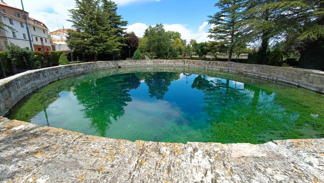 Cella hace repicar sus campanas después de que el agua vuelva a manar de la fuente