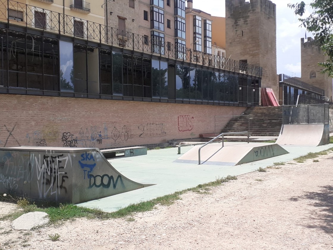 El Ayuntamiento de Alcañiz remodelará la zona skate de los torreones con 6.000 euros