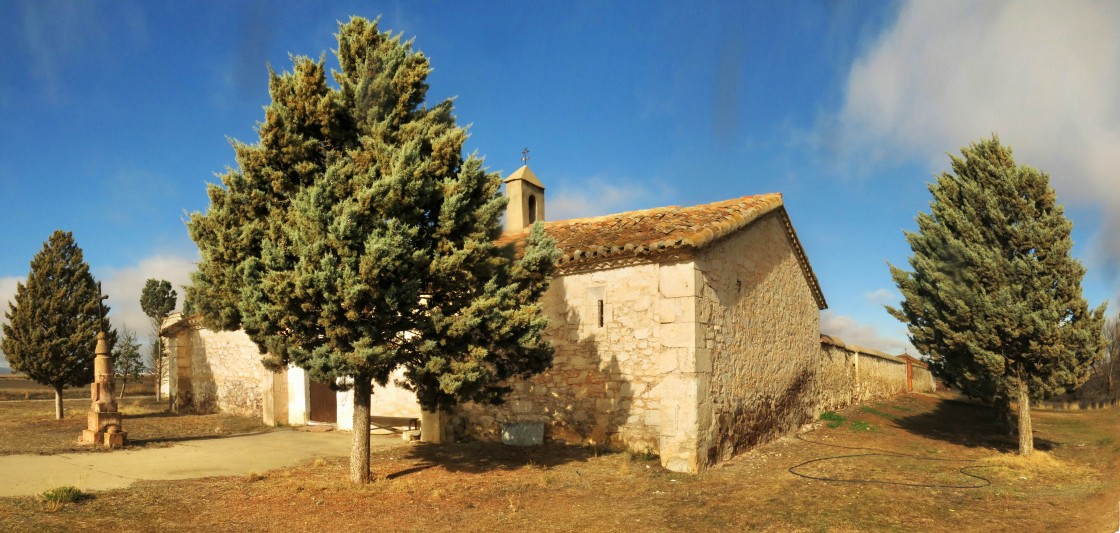 El camposanto de Caudé acoge una nueva charla sobre el patrimonio funerario de la Comunidad de Teruel