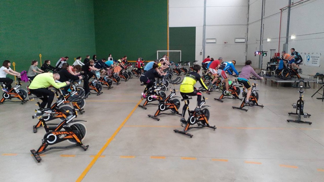 El Ayuntamiento de Alcañiz organiza este sábado una jornada de spinning solidario al aire libre