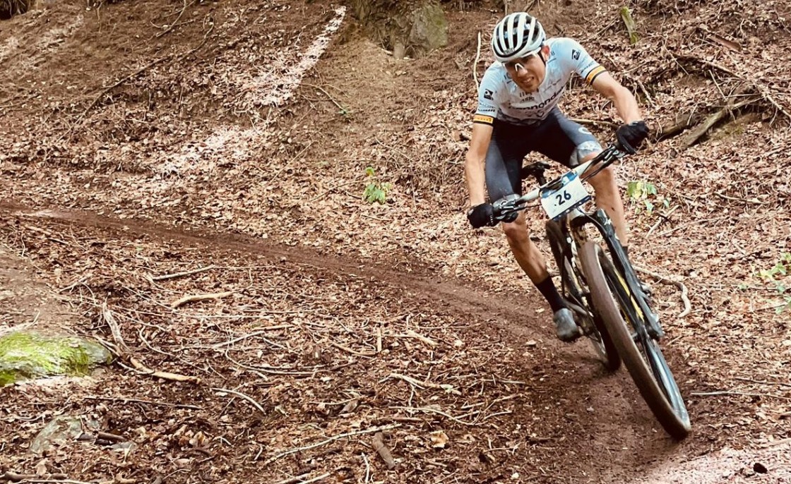 Roberto Bou cumple su meta y termina séptimo en el Europeo de XCM