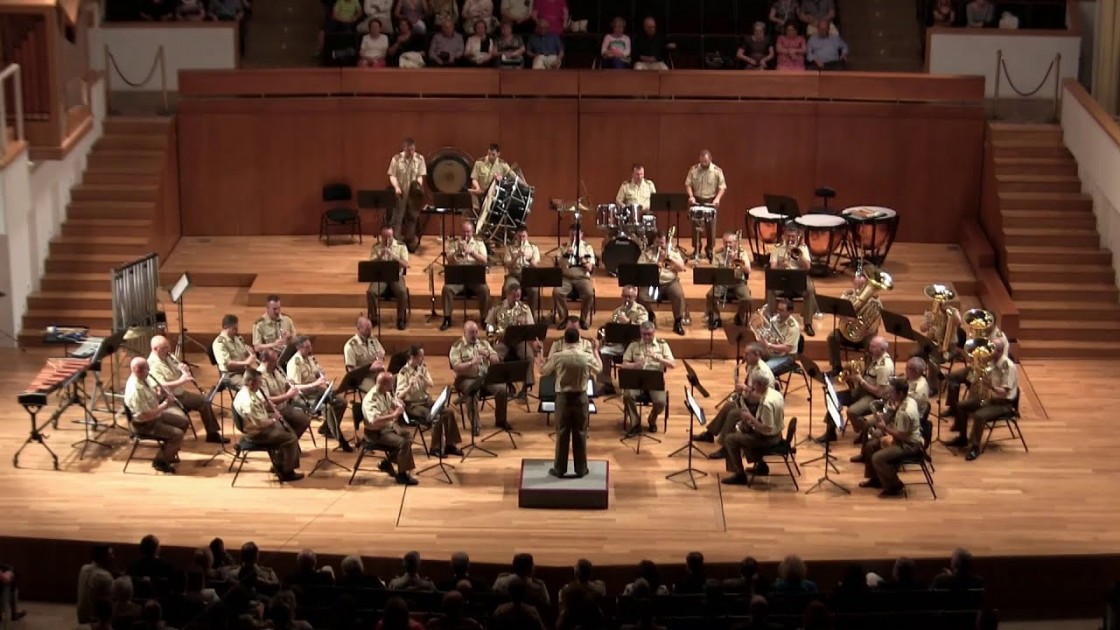 La Banda de Música de la Academia General Militar,  hoy en el Teatro Marín