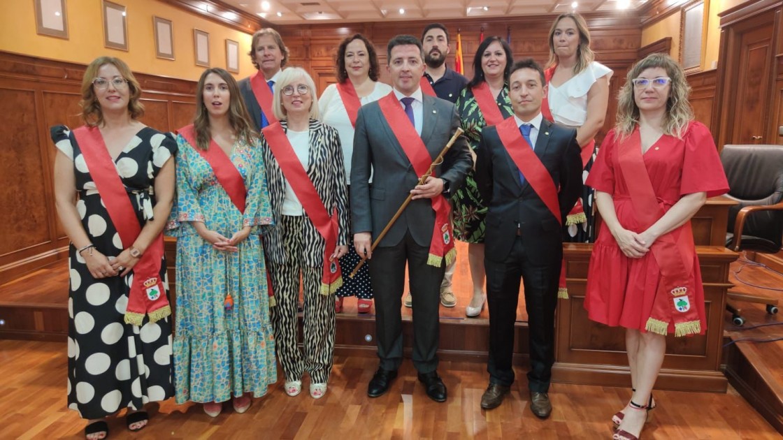 El popular Alberto Herrero, investido con los votos de sus ocho concejales en Calanda