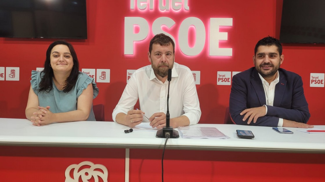 El grupo municipal socialista cree que la organización del gobierno del Ayuntamiento de Teruel responde a las futuras responsabilidades de Buj en Madrid