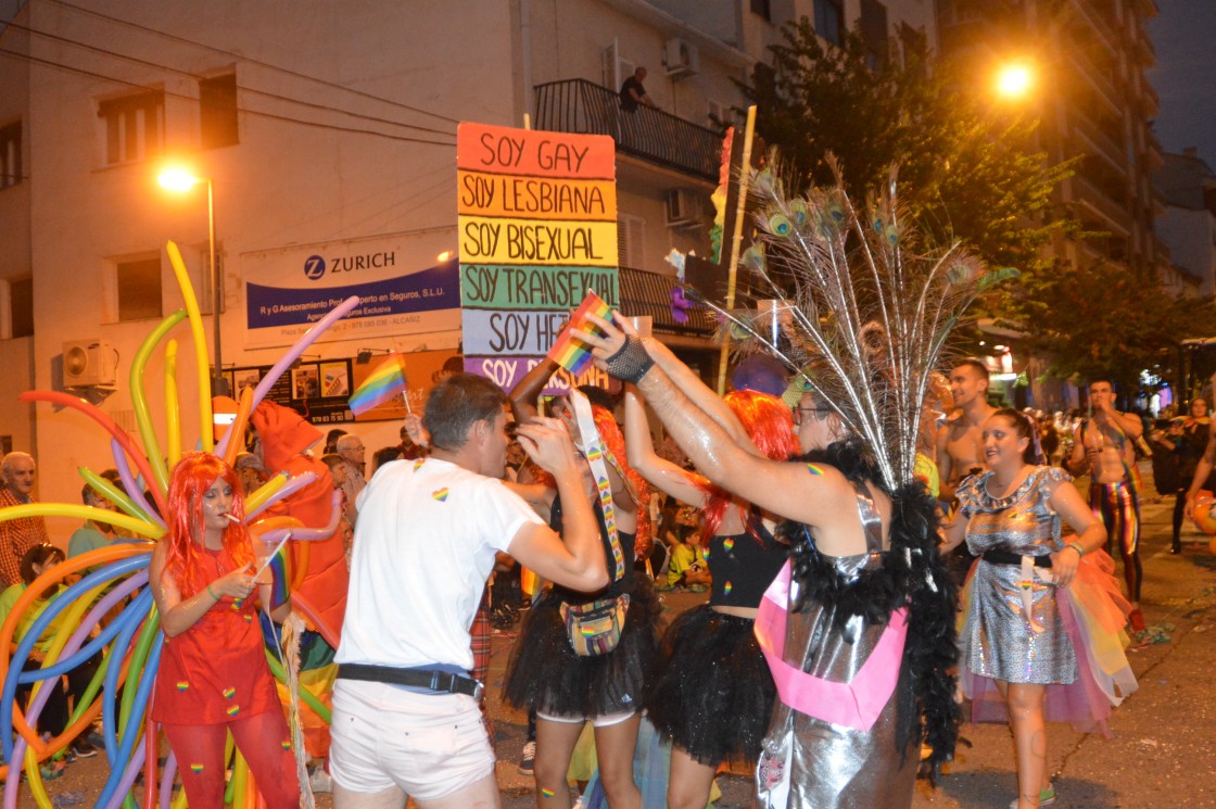 Alcañiz conmemorará el Día del Orgullo LGTBI con un panel alusivo en la fachada del Ayuntamiento