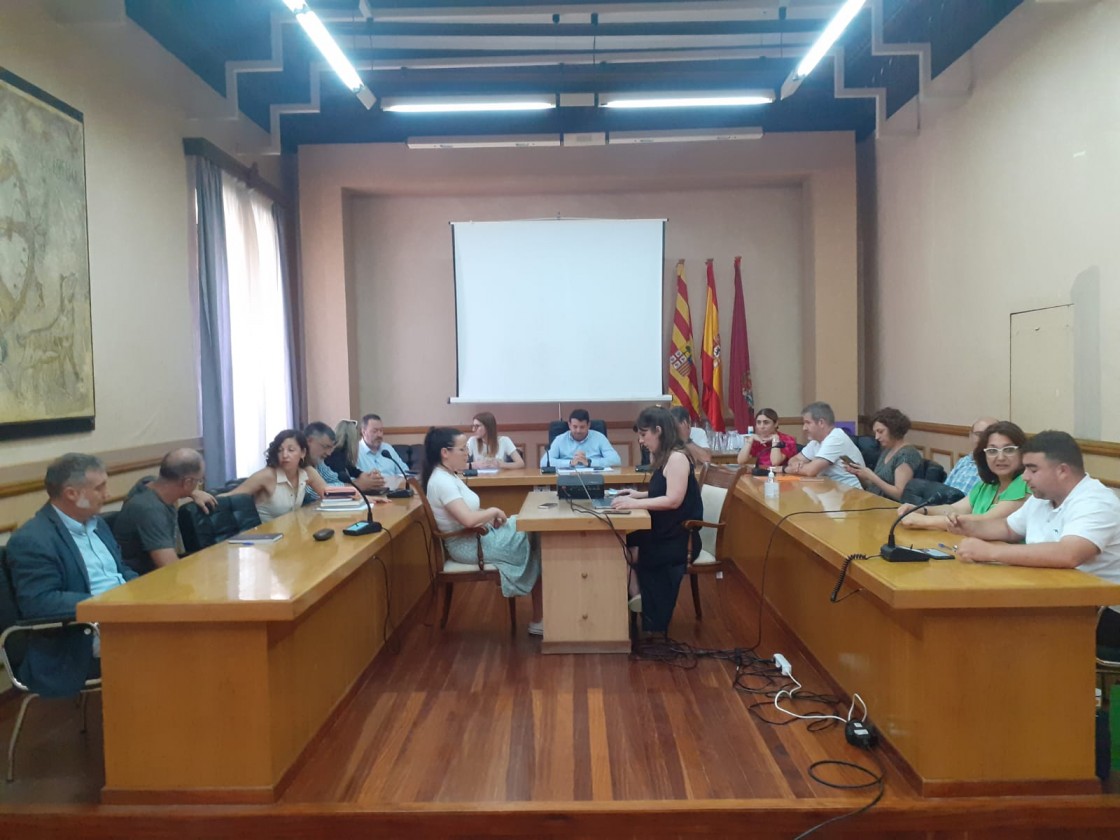 El nuevo equipo de gobierno del Ayuntamiento de Alcañiz incorpora a los ediles de PAR y Vox