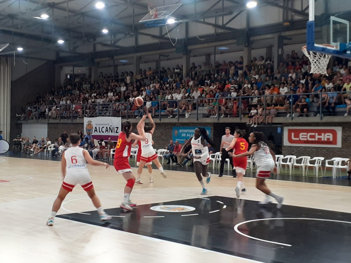 España sufre para derrotar a China en Alcañiz (68-63)