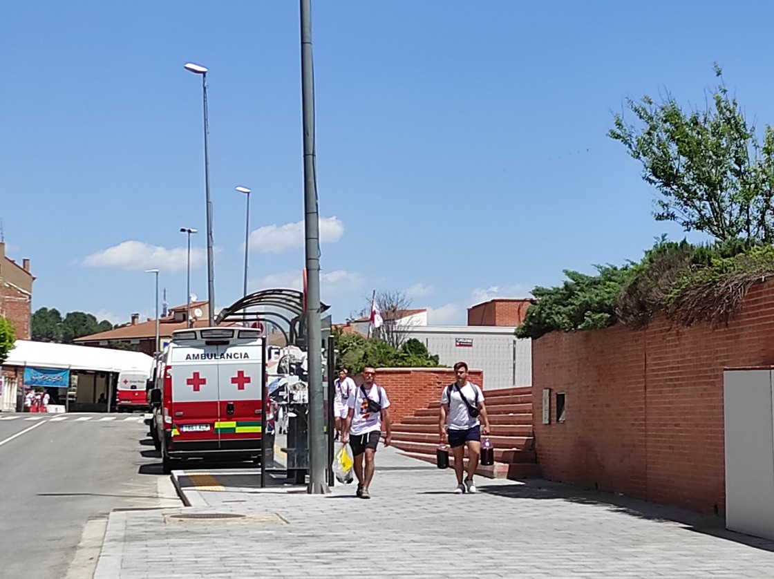Cruz Roja atiende un centenar de incidencias en la noche del domingo al lunes