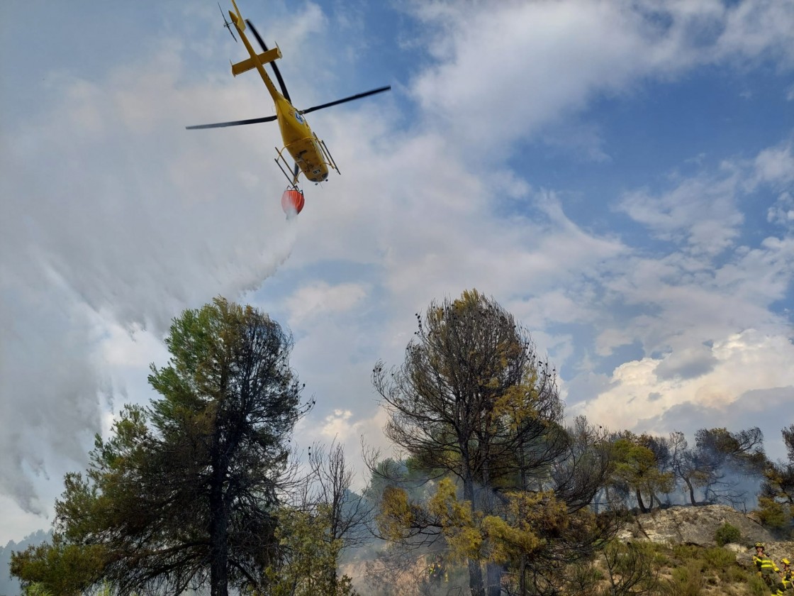 Controlado el incendio de Valderrobres tras quemar unas dos hectáreas de pinar