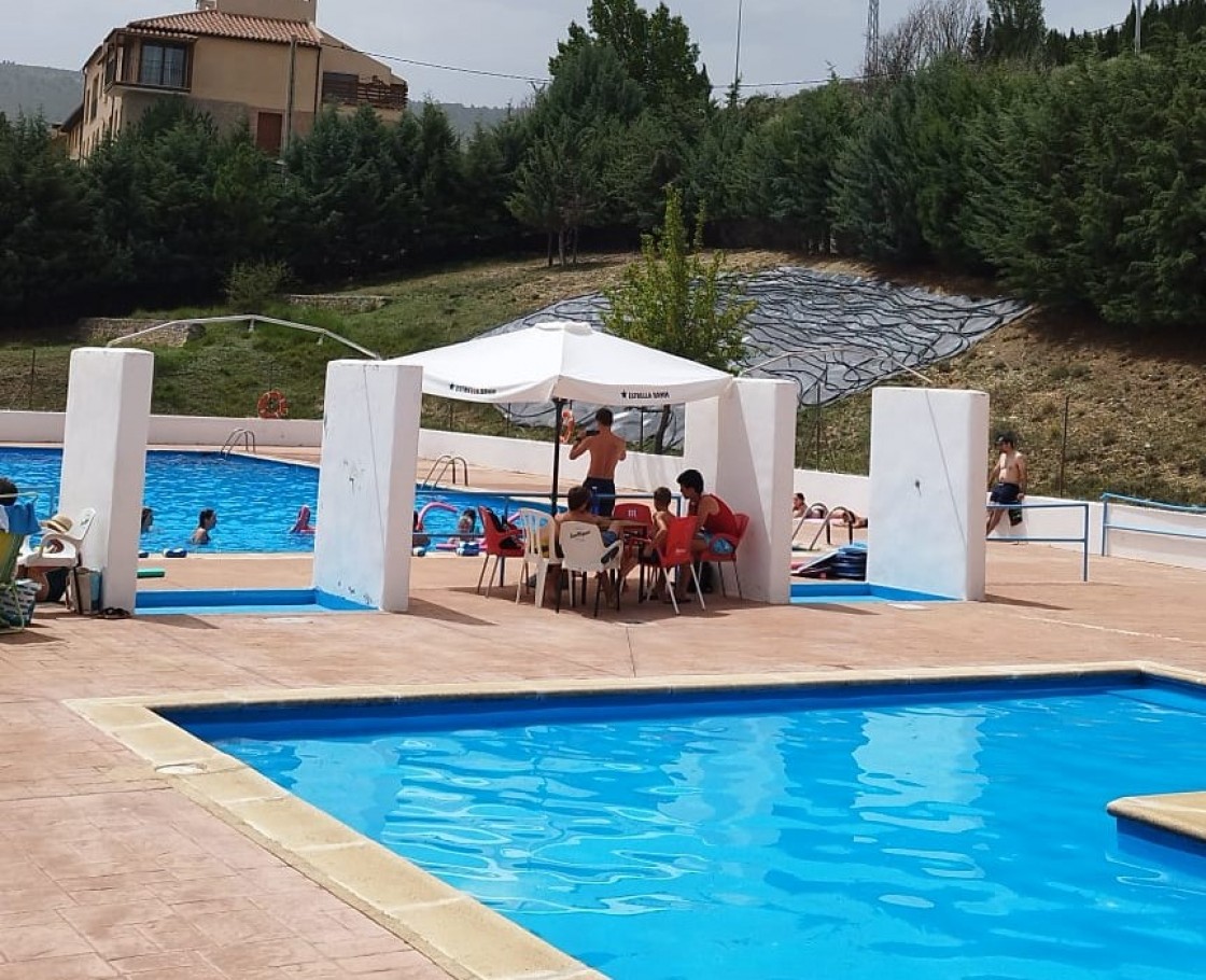 Cantavieja abre la piscina estival de 11 a 20 horas todos los días