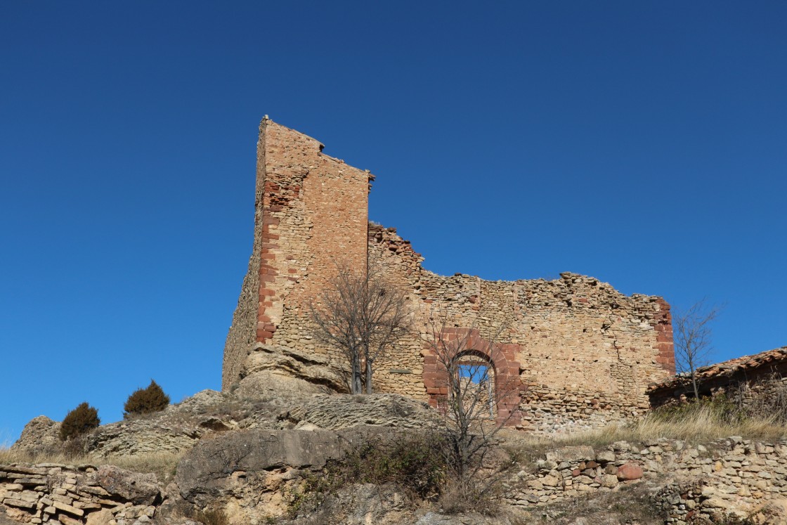 Torre de las Arcas da visibilidad a su castillo con una charla y una visita