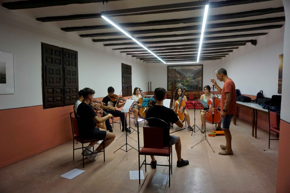 Albarracín se transforma en un Ateneo  de música y danza para 55 niños y mayores
