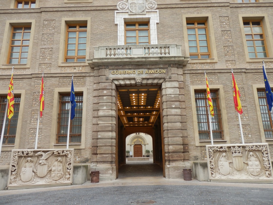 CHA, Podemos e IU lamentan la entrada de la ultraderecha en el Ejecutivo aragonés