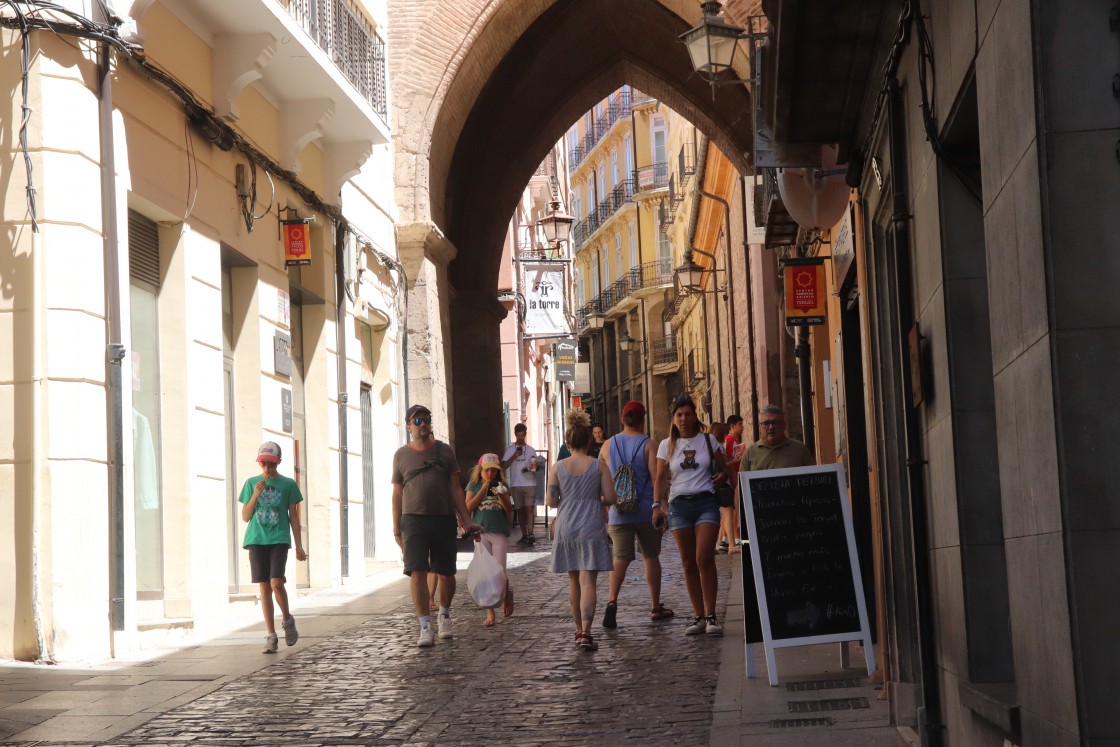 La Aemet anuncia para este martes temperaturas máximas significativamente altas en la mitad occidental de Teruel