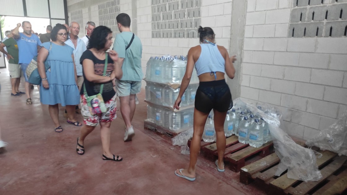 El agua de boca de Mazaleón vuelve a ser apta para el consumo humano tres días después
