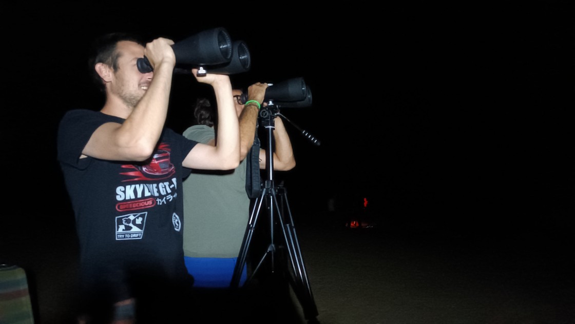 A la caza de las Perseidas en la noche cerrada desde los altos de Cantalobos