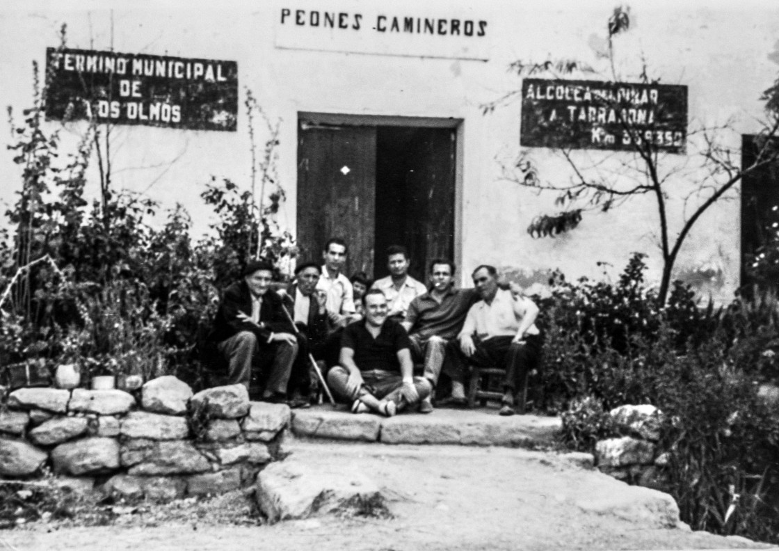 Los Olmos sigue el repaso de su historia en una segunda exposición fotográfica