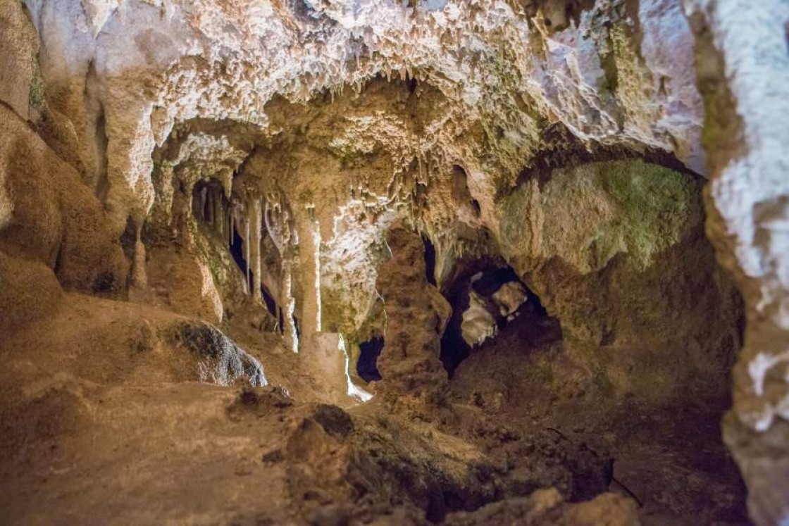 El Colegio Oficial de Geólogos recomienda visitar este verano las Grutas de Cristal de Molinos