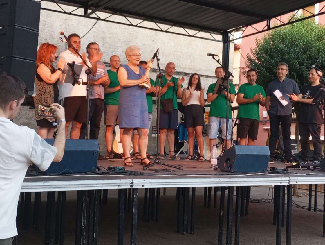 Mari Paz Mallén, Ixo Rai! y Los Gandules recogen el Premio Pairon 2023