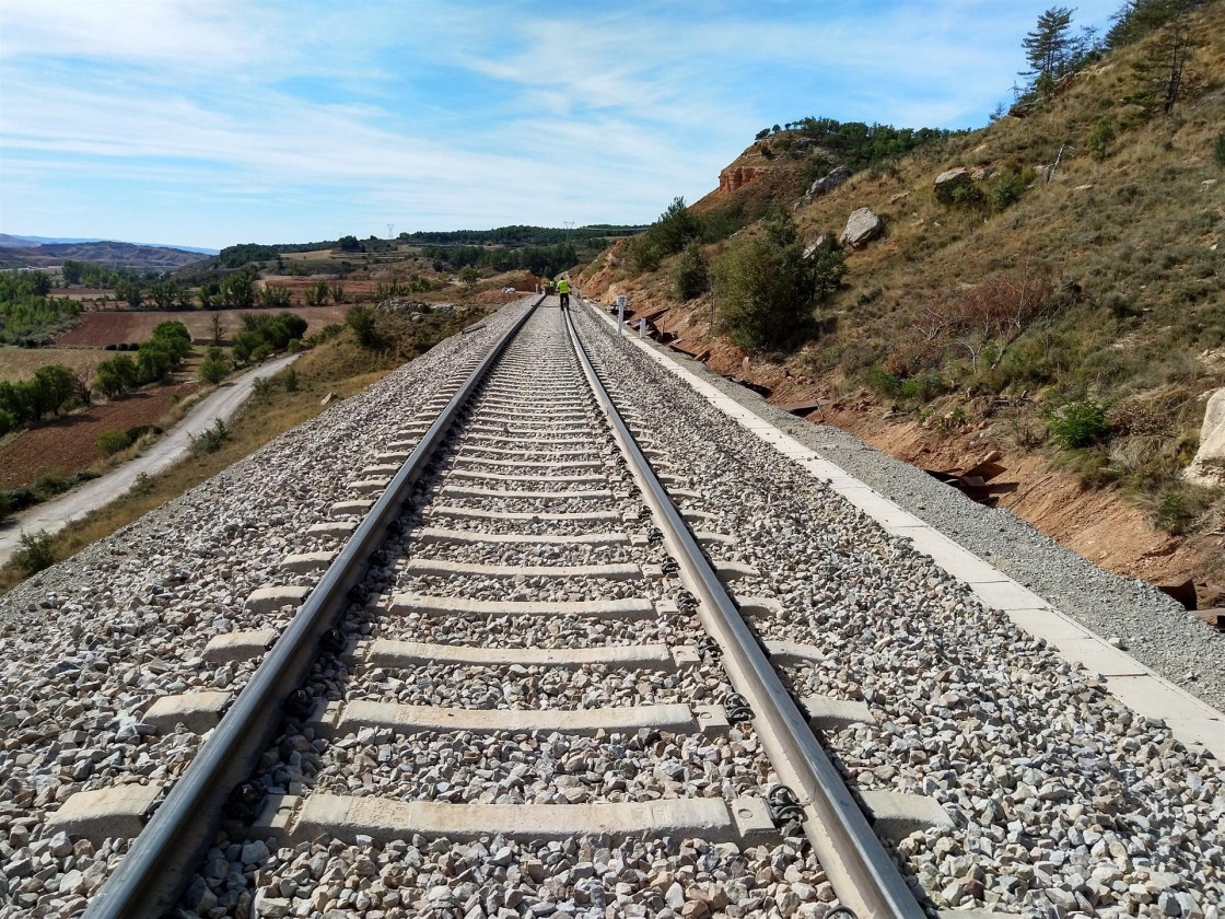 El Mitma destina 22 millones para avanzar en la electrificación de la línea Zaragoza-Teruel-Sagunto