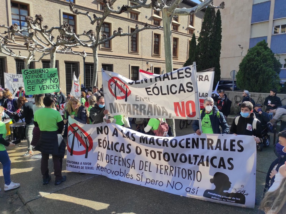 Paisajes de Teruel presenta recurso de alzada al Cluster Begues que lleva energía generada en la provincia a Barcelona