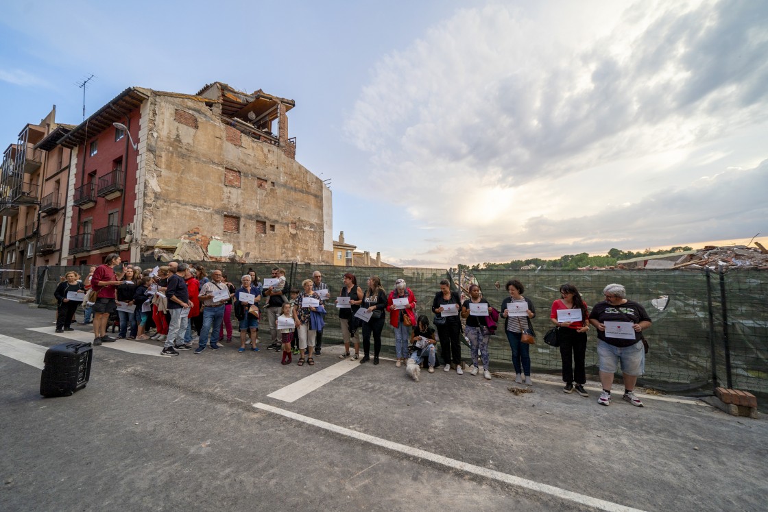 Los vecinos que perdieron su casa por un derrumbe: “Pedimos al Ayuntamiento que siga trabajando y que se afronten los problemas con valentía”