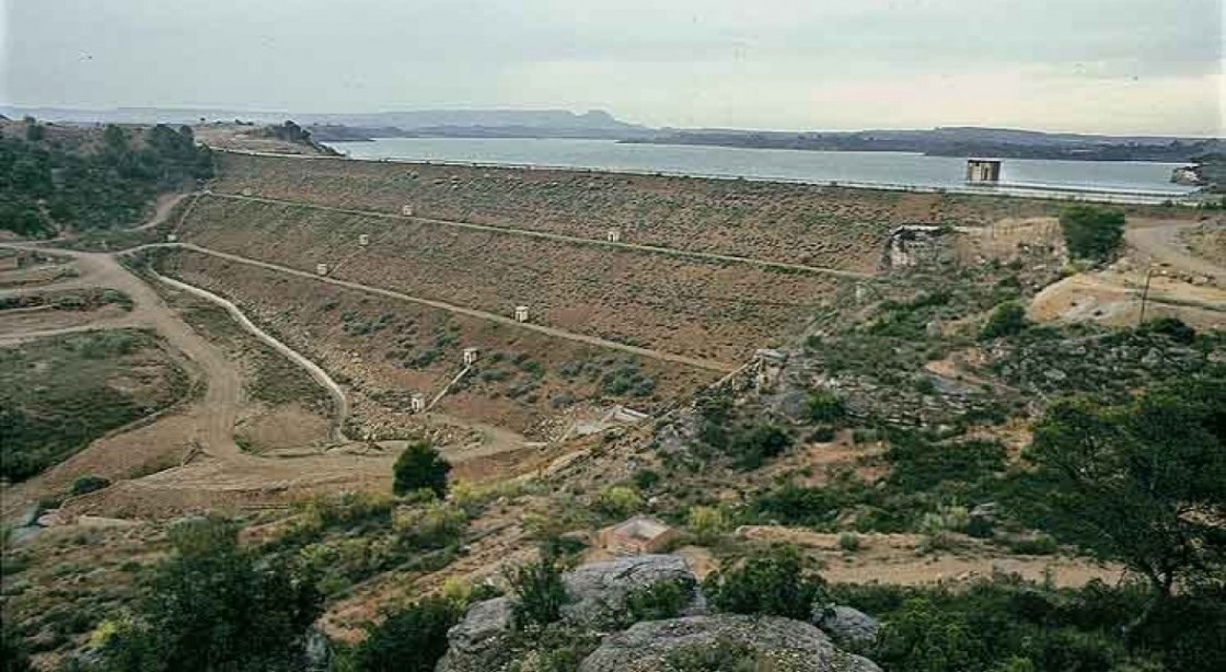 La CHE invertirá 1,6 millones de euros para sellar varias filtraciones en una zona del embalse de Caspe