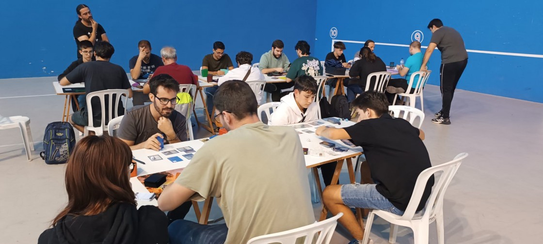 Buen arranque en el décimo aniversario de las jornadas dedicadas en Teruel a los juegos de mesa