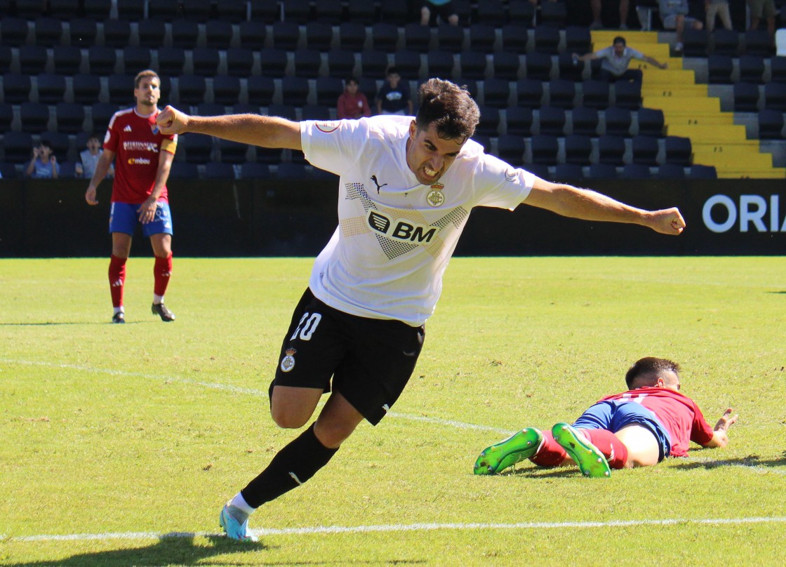 Dilema con el gol en el CD Teruel: Vestir un santo para desvestir otro