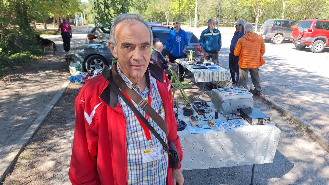 Vicente Maicas, radioaficionado: “Una cosa es ser radioaficionado y otra es tener un distintivo  y una licencia o autorización”