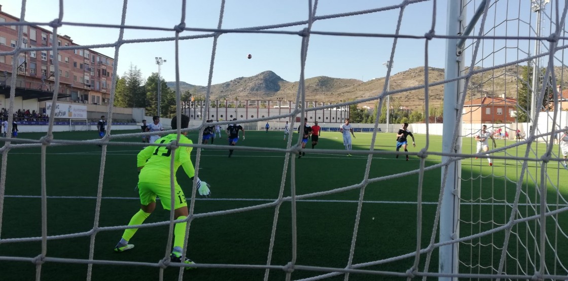 Al Utrillas se le escapa la victoria en un final accidentado y con polémica (1-1)